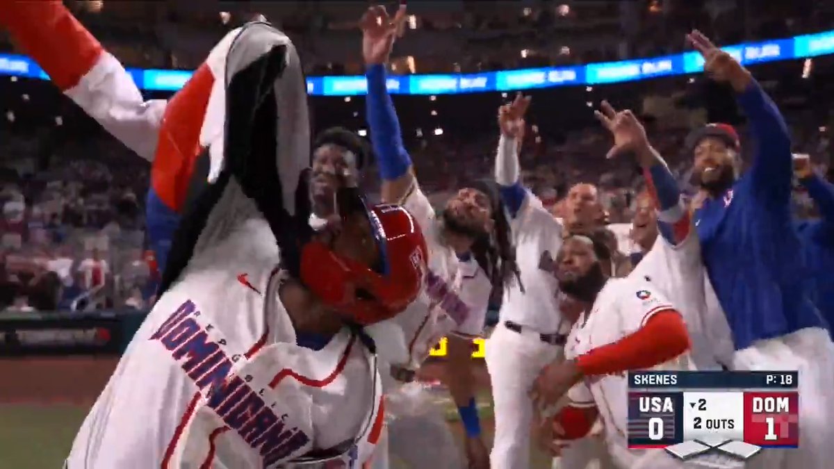 JUNIOR CAMINERO SOLO HOME RUN Team Dominican Republic scores first! #WorldBaseballClassic
