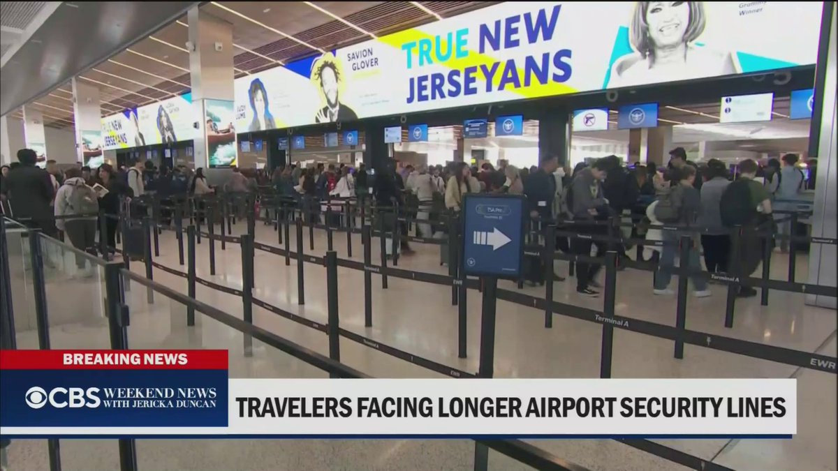 The CEOs of ten major U.S. airlines are demanding Congress end a funding stand-off and pay TSA workers. In a letter, they claim 93% of Americans support paying aviation workers during government shutdowns. CBS News’ Tim McNicholas has the latest developments.
