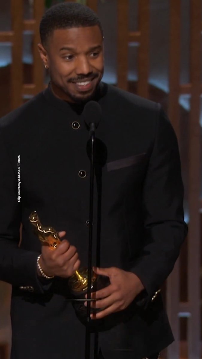 ¿Un Oscar? Deberían haberle dado dos. ¡MBJ la rompió con sus gemelos en Pecadores! 🥇🥇✨ Revive la ceremonia por HBO Max. #Oscars