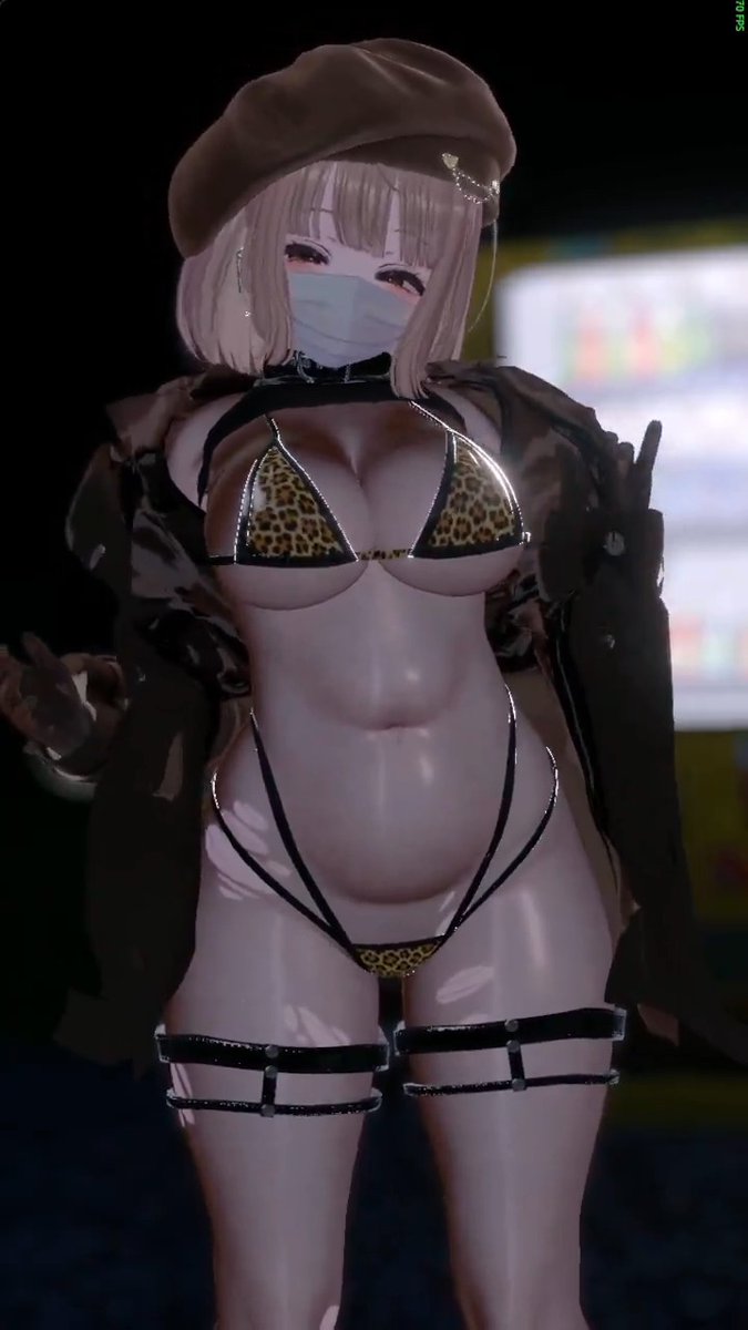 …わっ、びっくりしたぁ~! こ~んな深夜にこんなところで、なにしてるんですかぁ~? あぶないですよ~? このあたりって~"露出魔"がでるってうわさなんですから~💕💕