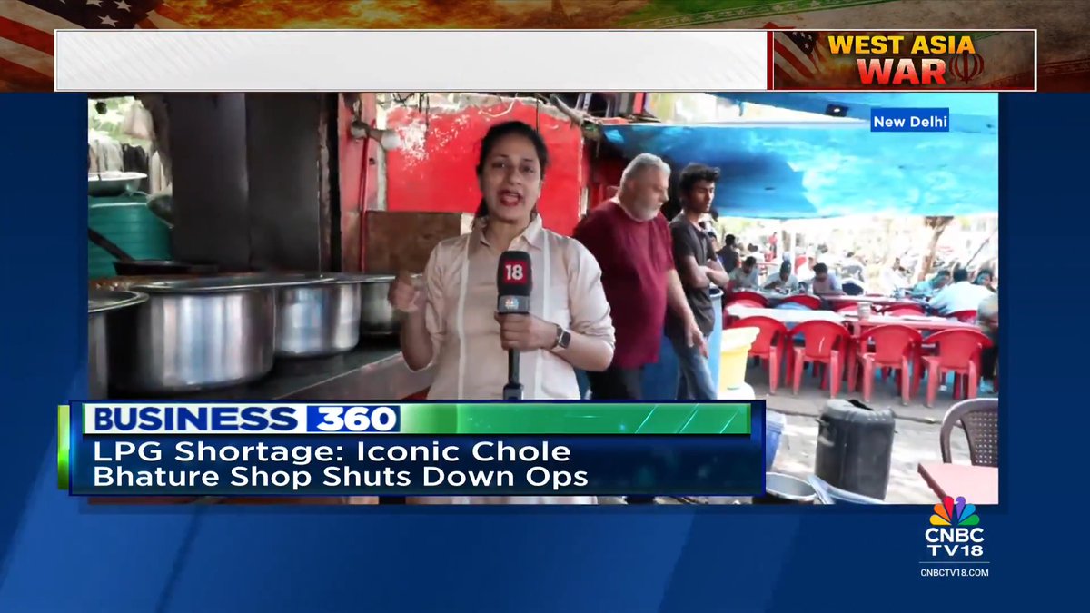 LPG SHORTAGE HITS DELHI’S EATERIES • Iconic 70-year-old Paharganj chole bhature shop shuts down • Roadside joints running skeletal menus Timsy Jaipuria reports #Delhi #LPGShortage #Restaurants #LPGCrisis