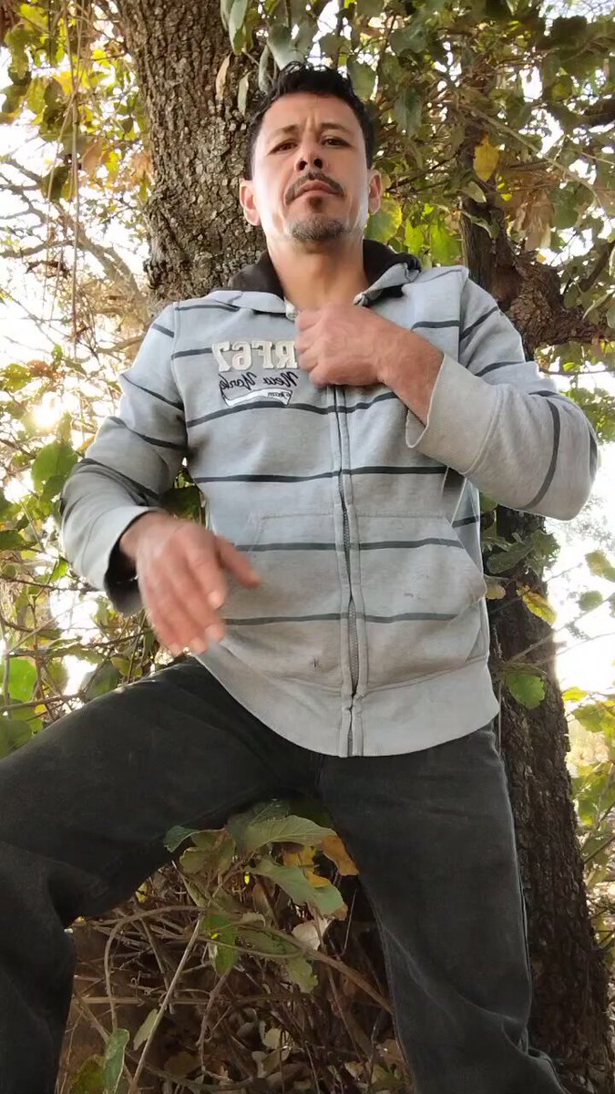 Me dieron ganas de tirar mi lechita al aire libre 💪🏻💦 Super caliente y con mucha adrenalina con los vecinos cercas El vídeo ya está disponible 💙