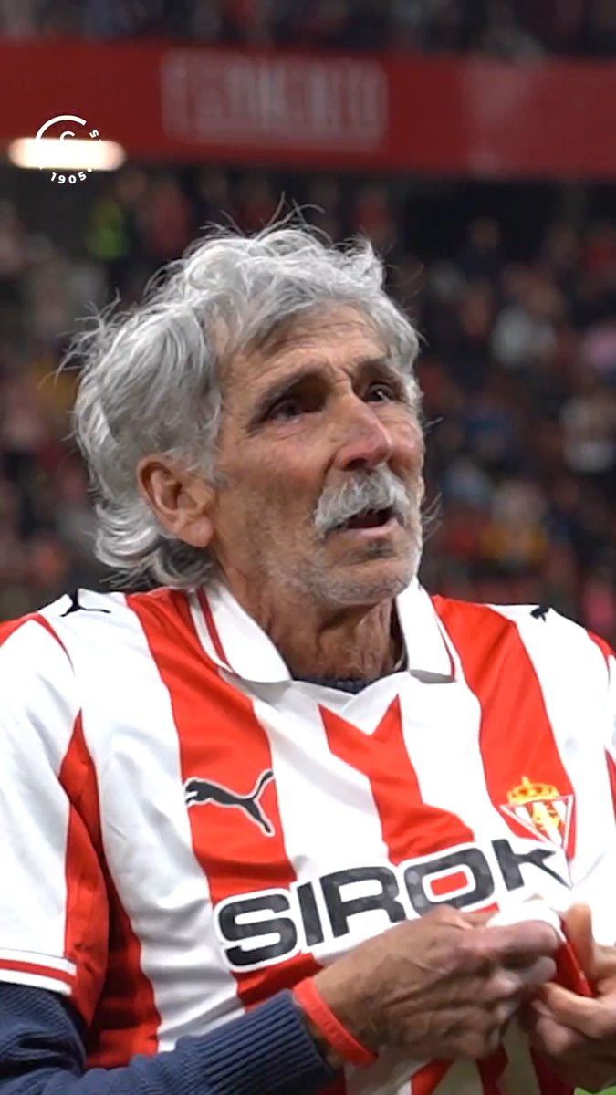 ❤️🤍 Nuestro reconocimiento a Manolo Mesa. Leyenda rojiblanca. 👏🏻 Nuestro agradecimiento a Mateo Eraña por acompañarnos en esta serie de homenajes con motivo del 120 Aniversario del #RealSporting.