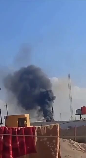 عاجل: قصف جوي عنيف ومتواصل يستهدف مواقع ما يعرف بـ " ولد الخايبة " (مليشيات الحشد الشعبي) في قضاء القائم غربي محافظة الأنبار. - حتى الآن سجلت 4 غارات جوية على مواقع متفرقة داخل القضاء. - أسفرت إحدى الغارات التي استهدفت سيطرة مدخل قضاء القائم عن مقتل 6 من ولد الخايبة عناصر المليشيا.