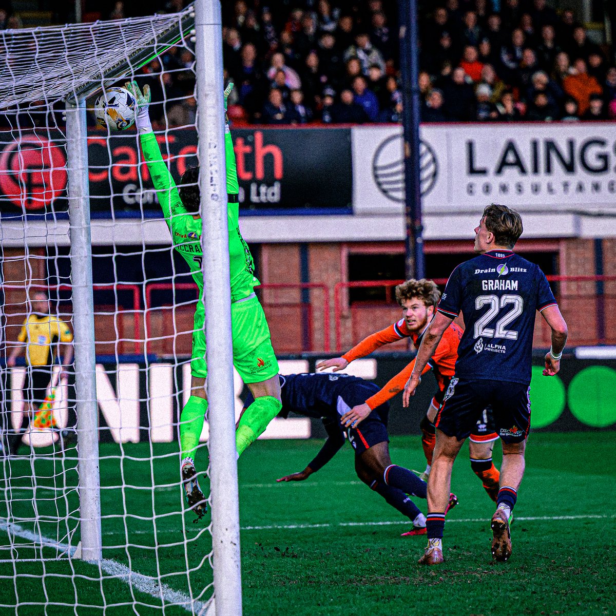 Luca Stephenson adds our second with a towering header ✈️