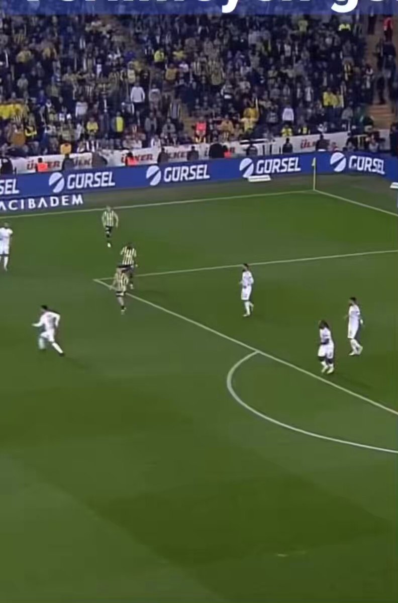 Fenerbahce - Antep macına Kadir Sağlam Atanmış Kadir Sağlam İstanbulspor 3-3 Fenerbahce biten macta Fenerbahce'nin golünü saymamıştı Penaltısını vermemişti Ve İstanbulspora Penaltı uydurmuştu Kadir Sağlam 2 Sene Ligde Fenerbahce'nin macını yönetemedi 2 Sene sonra Fenerbahce macına atanıyor Fenerbahce'nin Yönettiği Son 3 Macın 2'sinde Fenerbahce Puan Kaybetti Ali Koc gittikten sonra Cihan Aydın Ali Şansalan atanmıştı Şimdide Kadir Sağlam 2 Sene sonra atandı Kadir Sağlamı Anca Dördüncü Hakem olarak Fenerbahce macına vermişlerdi gecen sezon Vincicin yönettiği macta Orda da Mourinho kendisine "Siz Yönetseniz Felaket olurdu" demişti Sadettin Saran Anca Kendi Hocasına Ultimatom verir İceriye Hain der Dışarıya Gelince sessiz