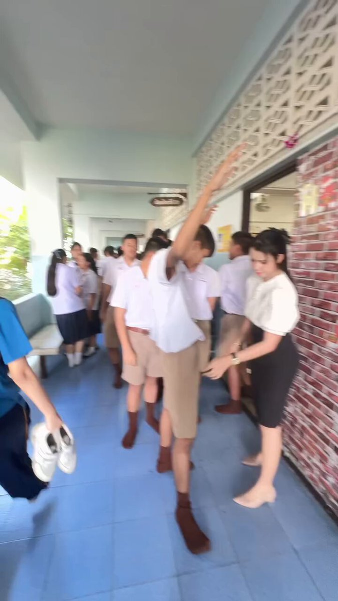 We never had such a caring teacher 😔.
