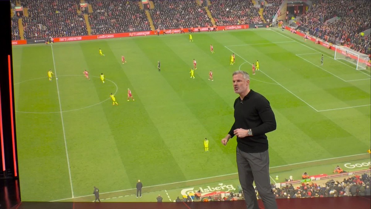 "An absolute MESS for the back four" 😳 Jamie Carragher says Liverpool were nowhere near the standards against Spurs ❌