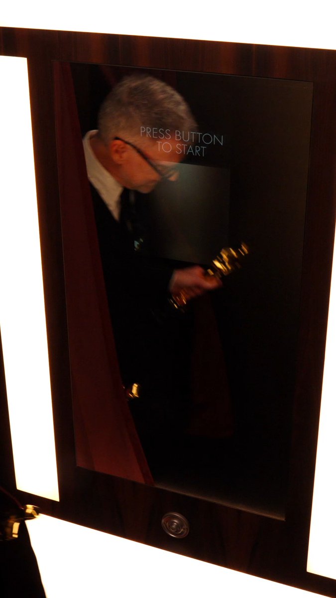 You never know who might show up in the photobooth 👀 Paul Thomas Anderson and Joachim Trier at the 98th #Oscars
