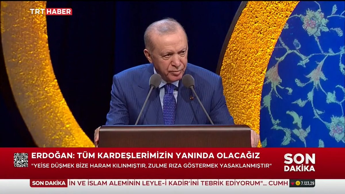 Cumhurbaşkanı Erdoğan: 10. yaşını dolduran Kur'an-ı Kerim'i Güzel Okuma Yarışması'nı ekranlara taşıyıp çok geniş bir izleyici kitlesiyle buluşturan TRT ailemizi ve katkı sunan Diyanet İşleri Başkanlığımızı bilvesile tebrik ediyorum.