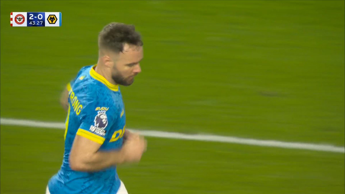 "EXCELLENT touch, and quite the finish as well" 👌 Brilliant from Adam Armstrong to pull one back for Wolves!