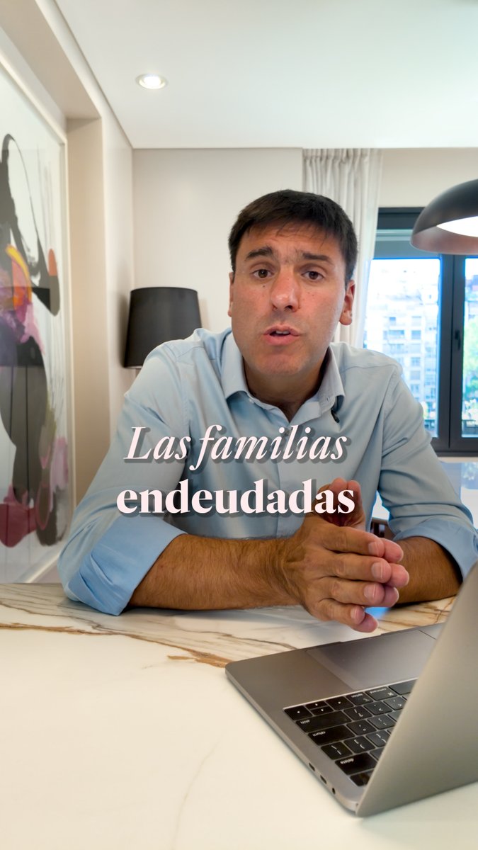 La morosidad del crédito nos permite ver la situación crítica que viven las familias argentinas. Aumentó 76% los créditos a las familias, pero también aumentó el default de los argentinos frente al sistema financiero. Datos contemplando como fuente al BCRA.