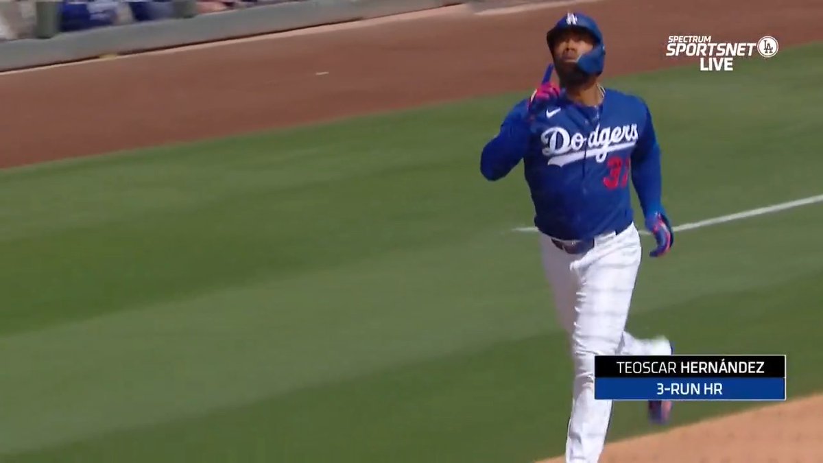 Teoscar for three! #DodgersST