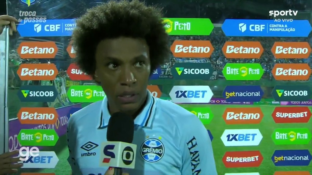 Após a partida, Willian comentou sobre o empate e destacou o ponto conquistado fora de casa. #Futebol #Brasileirão #Chapecoense #Grêmio