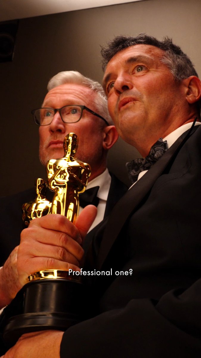 A well-earned moment. The AVATAR: FIRE AND ASH visual effects team celebrates their win. #Oscars