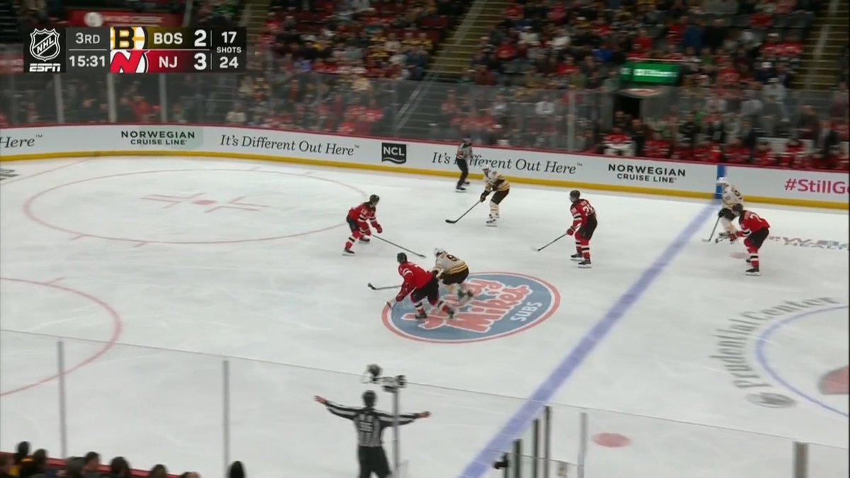 PASTA WITH THE GOAL OF THE SEASON 🍝 🤯 How... just how?! 🤢 (via @ESPN)