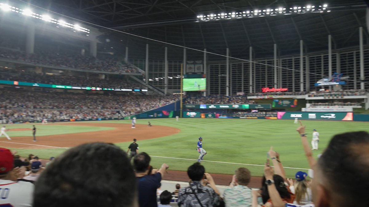 Ronald Acuña Jr. almost ran to the foul pole on his RBI base hit 😭 #WorldBaseballClassic