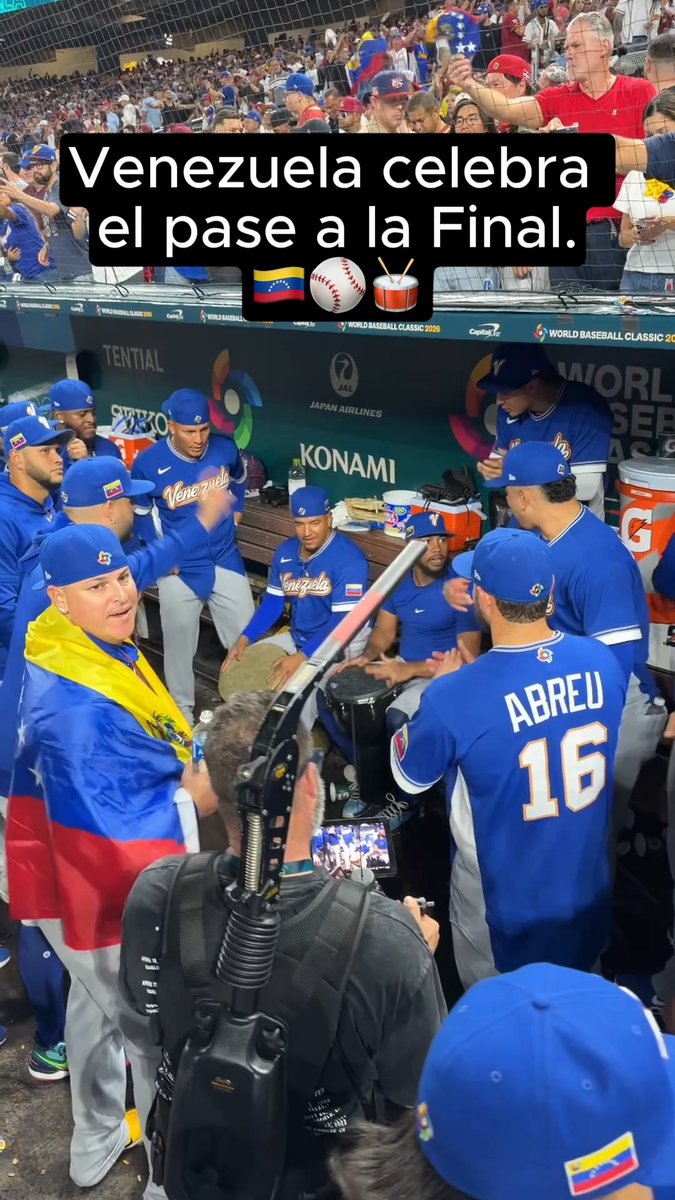 Venezuela celebra con tambores y cantos el pase a la Final.🤩🥁⚾️