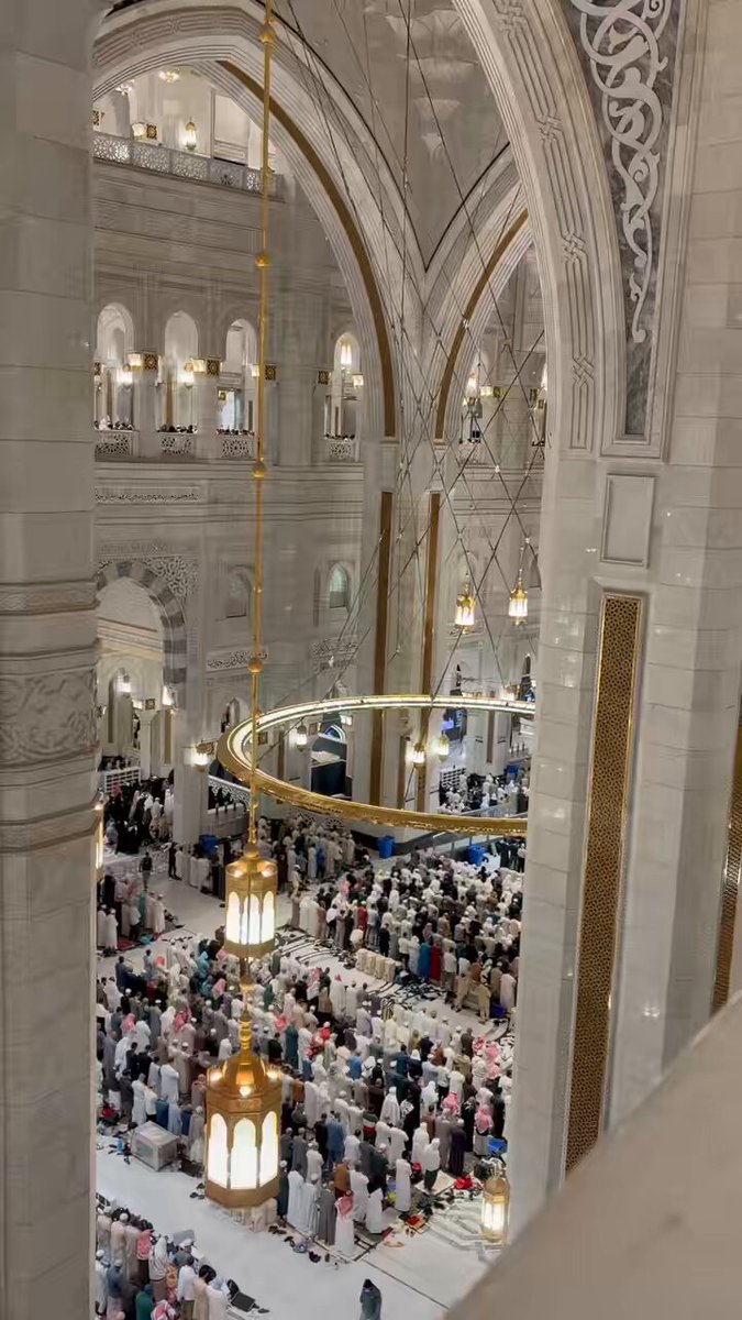 ﴿وَجَزَاهُم بِمَا صَبَرُوا جَنَّةً وَحَرِيرًا﴾ "لما كان في الصبر خشونة وتضييق، جازاهم على ذلك نعومة الحرير وسعة الجنة" ❤️‍🩹