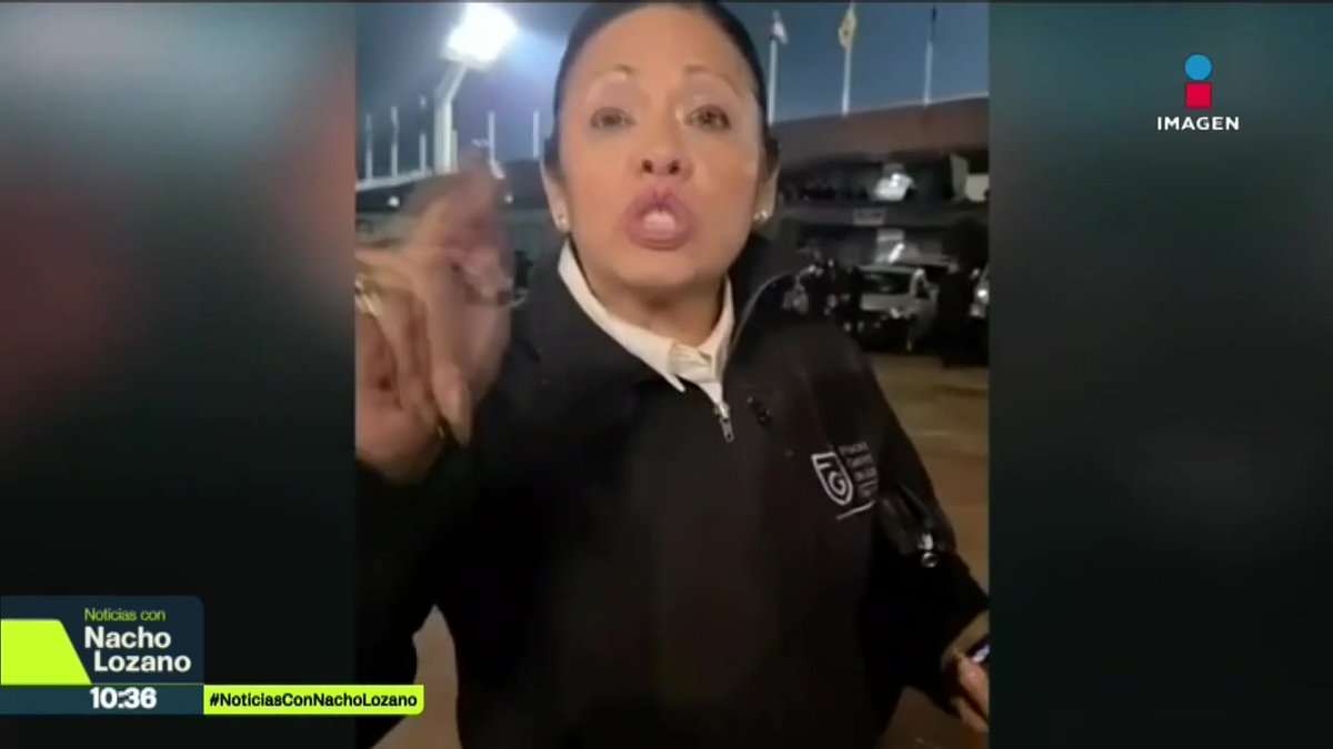 “No me hables de tú, porque no somos iguales. Yo sí fui a la escuela”, así fue como una funcionaria de la FGJ de la CDMX agredió y discriminó a una policía auxiliar que estaba trabajando afuera del estadio de CU. En redes sociales fue bautizada como #LadyPepitas #NoticiasImagen