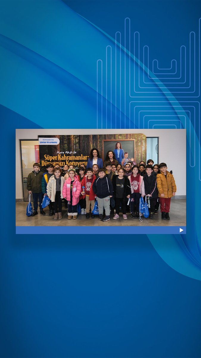 Halkbank Çocuk Tiyatrosu’nun yeni oyunu “Süper Kahramanlar: Dünyamızı Koruyoruz!” ile bu kez Hatay ve Osmaniye’de minik izleyicilerimizle buluştuk. 🎭 “Azalt, Yeniden Kullan, Geri Dönüştür” mesajıyla çocuklara tasarrufu, bilinçli tüketimi ve doğayı korumanın önemini eğlenceli bir dille anlattığımız oyunumuzda, geleceğimizin süper kahramanlarıyla bir arada olmaktan büyük mutluluk duyduk. ♻️💙 Halkbank Çocuk Tiyatrosu, Türkiye’nin dört bir yanında çocuklarla buluşmaya devam edecek! 🌍✨