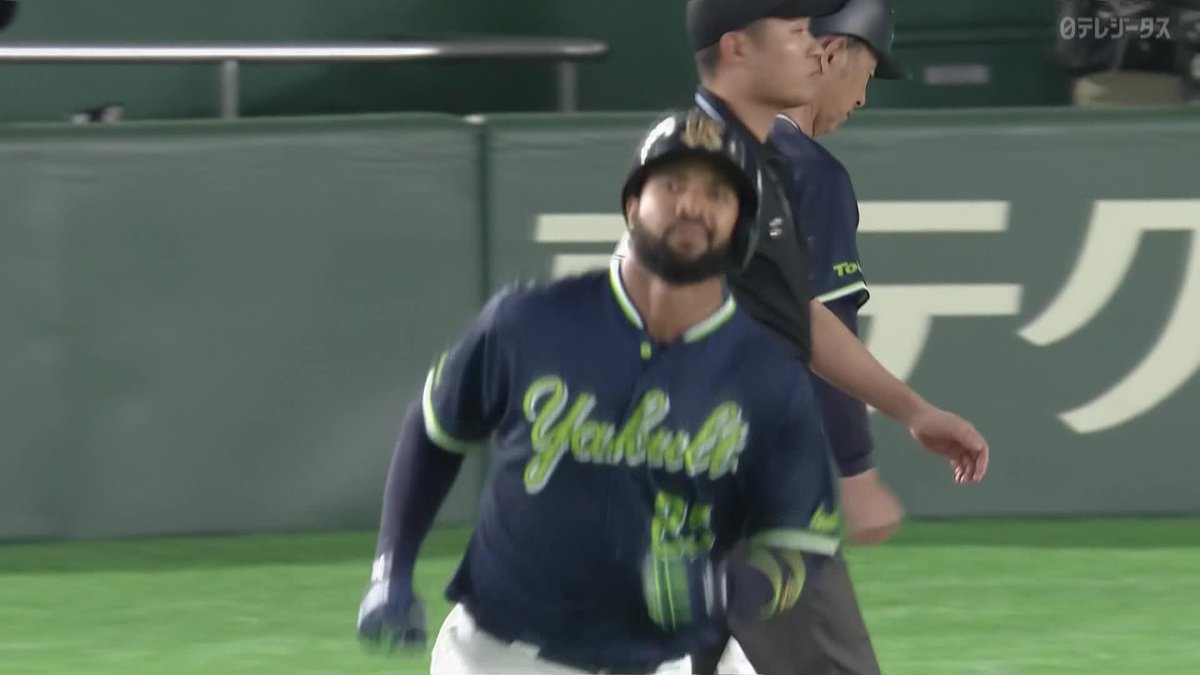 三冠王の穴は感じさせない 頼りなる男サンタナ 2番で先制ホームラン ⚾️巨人×ヤクルト（オープン戦） #swallows #だったらDAZN DAZNならオープン戦も見られる📱 ✔ 月々2,300円（年間プラン・月々払い） ✔ 初月無料キャンペーン中（〜4/19まで） ▶ 視聴はこちら