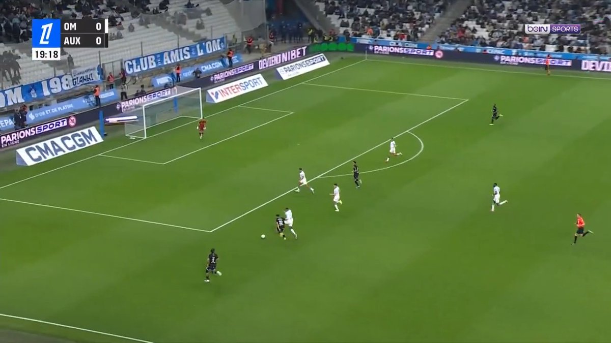 👏 36 yaşındaki Pierre-Emerick Aubameyang, 88 metrelik eforunun ardından Marsilya taraftarlarının alkışını alıyor! #Ligue1McDonalds #beINSPORTS