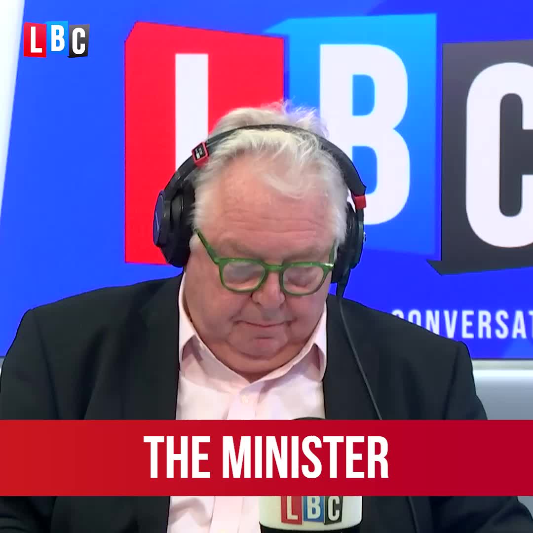 'The minister is a typical spin doctor, bumbling around an answer...absolute joke.' Caller Darren tells Nick Ferrari his experience of trying to access the government's heating oil support.