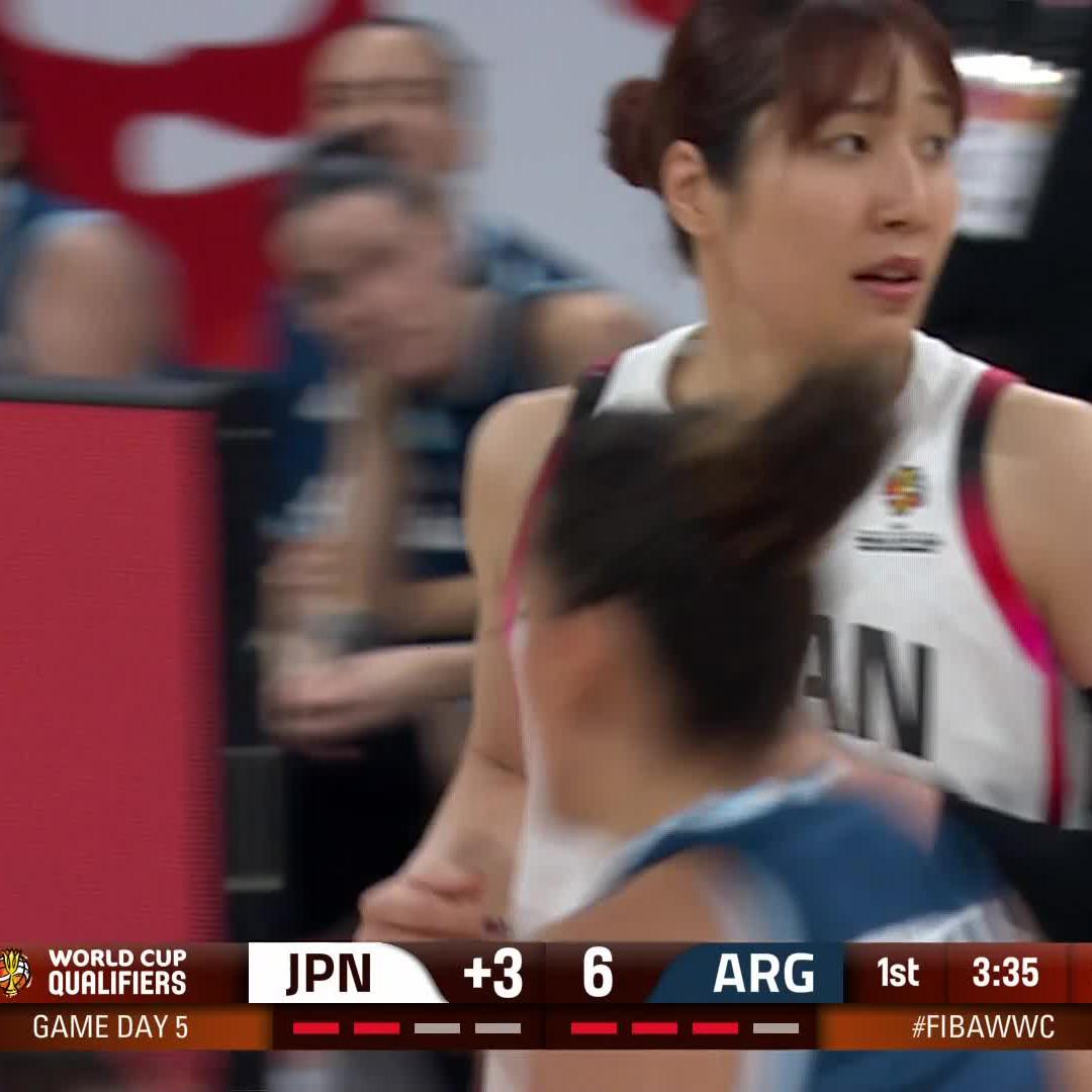 Japan are LOCKED IN 🇯🇵 #AkatsukiJapan already hit 4 threes to start the game and leading Argentina 🇦🇷 23-7 after 1Q! #FIBAWWC
