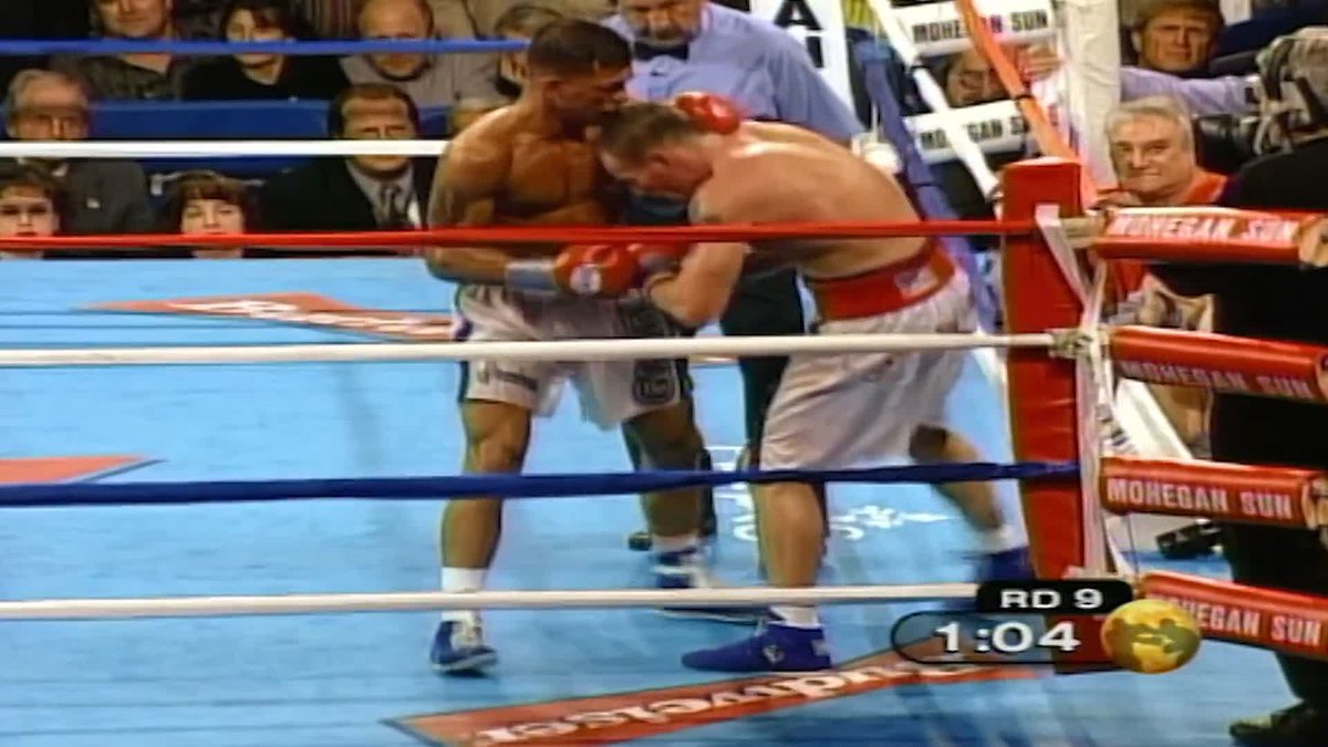 Happy St. Patrick's Day! ☘️ What better way to celebrate than rewatching "Irish" Micky Ward's iconic ninth round with Arturo Gatti in their trilogy fight in 2002 ‼️