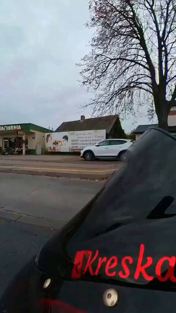 Z cyklu pozytywnie na drogach. Motocyklista wpuścił policjantów, a oni później zjechali mu do prawej, aby mógł ich minąć :D Źródło: kreska2405