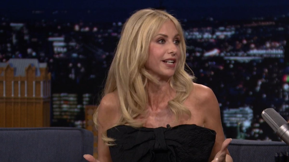 Freddie Prinze Jr. once partied with Jimmy’s parents until 5AM after Saturday Night Live 🤣 #FallonTonight