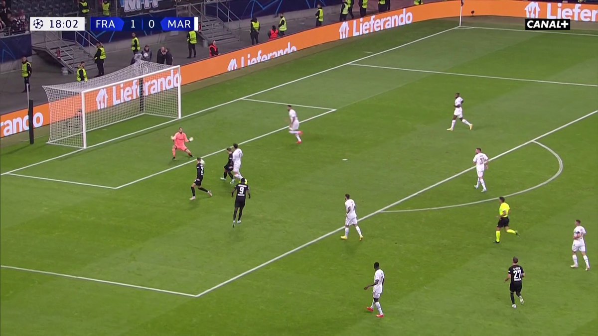 Comment Tudor a fait pour mettre cet homme sur le banc il était trop fort….