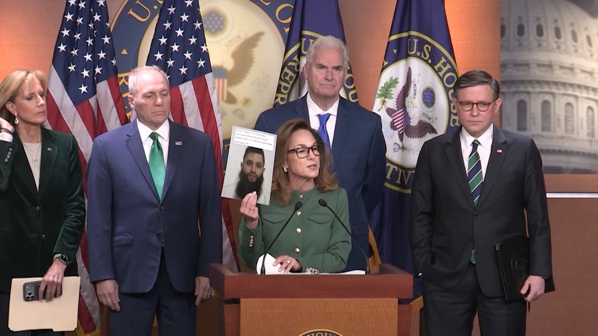Democrats claim that fraud committed by CRIMINAL ILLEGAL ALIENS is no big deal. WRONG. ❌ In Michigan, illegals are stealing identities, benefits, and tax dollars from countless Michiganders. It is DISGRACEFUL that Democrats prioritize illegal alien law-breakers over the hardworking taxpayers of Michigan. REOPEN DHS. STOP THE FRAUD. 🇺🇸