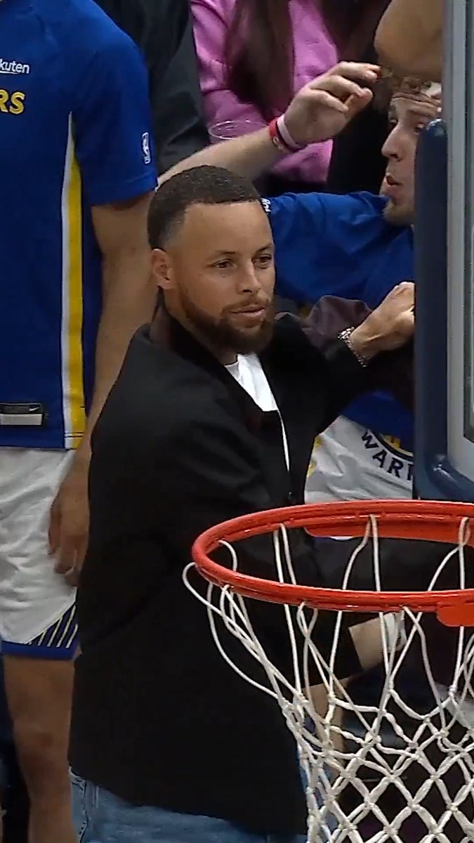 Two monster dunks, Two elite Stephen reactions 🤣