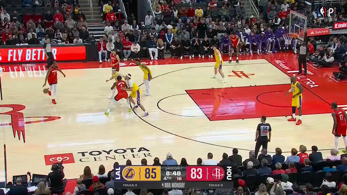 JJ Redick's defensive strategy completely locked up KD in the 2nd half. Here's how they should've handled it, with link to full breakdown in 🧵👇