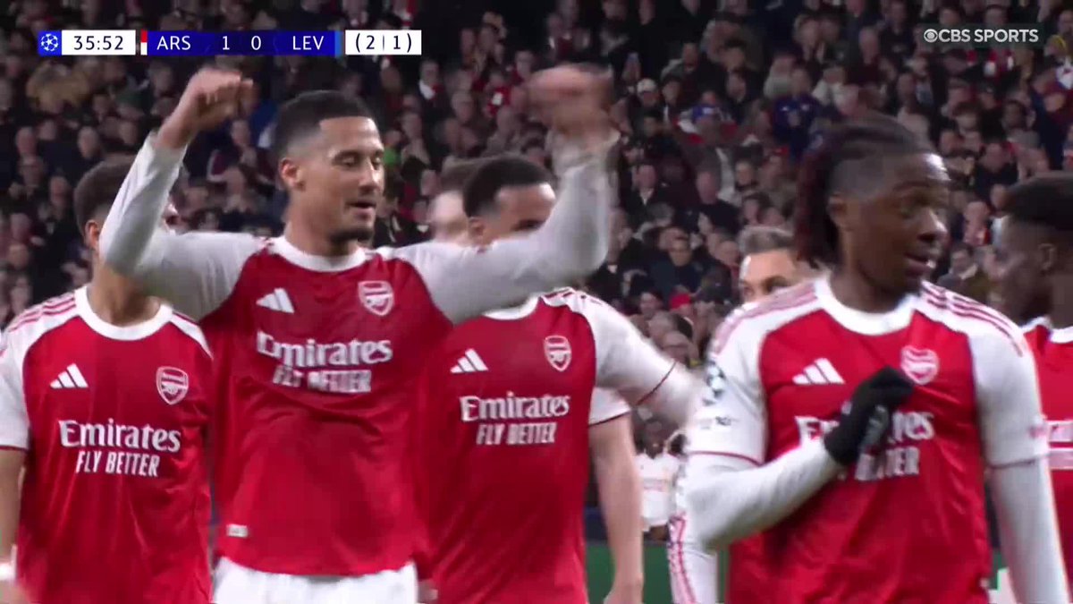Eberechi Eze with an absolute SCORCHER to beat Bayer Leverkusen’s Janis Blaswich 🚀🔥 William Saliba’s reaction to that golazo says EVERYTHING 😳👏