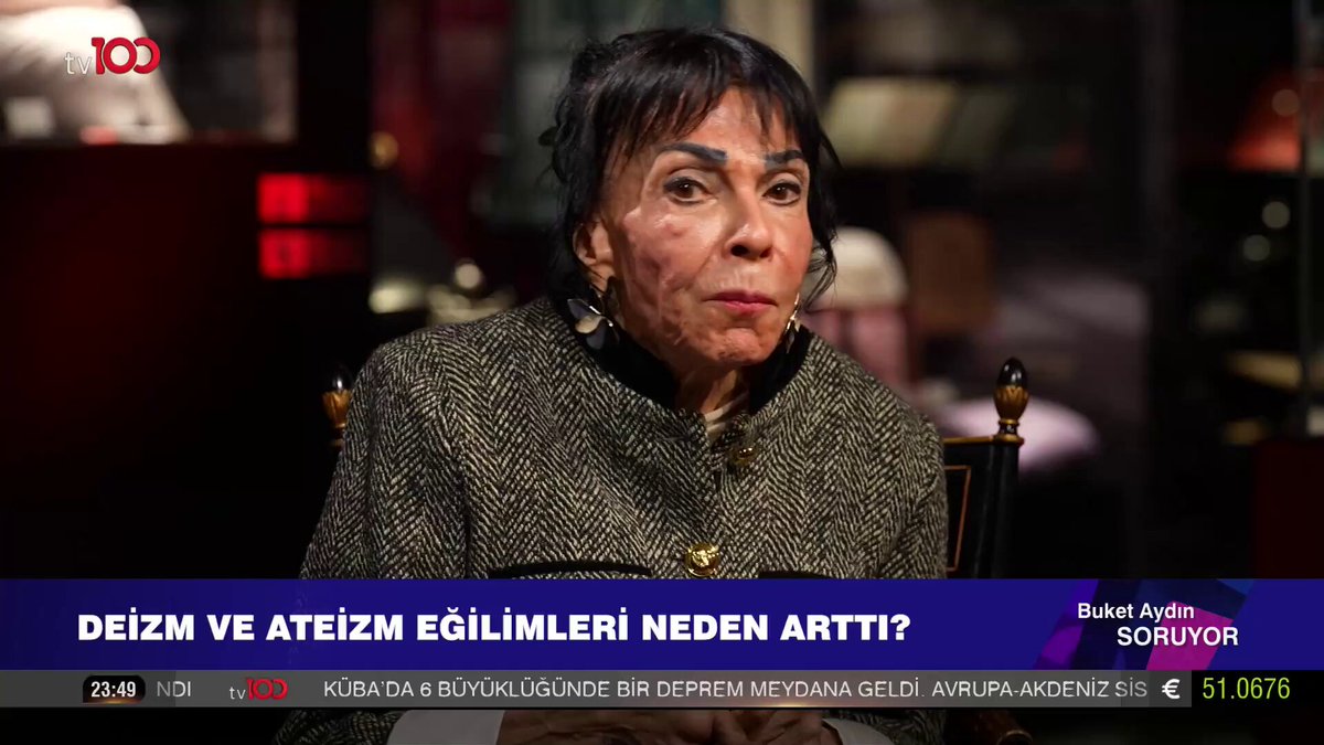 Cemalnur Sargut: “Kur’an-ı Kerim akılla anlaşılan bir şey değil, kalple anlaşılan bir şey.” “Kur’an-ı Kerim’i şeklen akılla okursun, fakat yaşayan Kur’an olma Peygamber’i çok iyi anlamak, çok iyi öğrenmek lazım.” Cemâlnur Sargut buket aydın