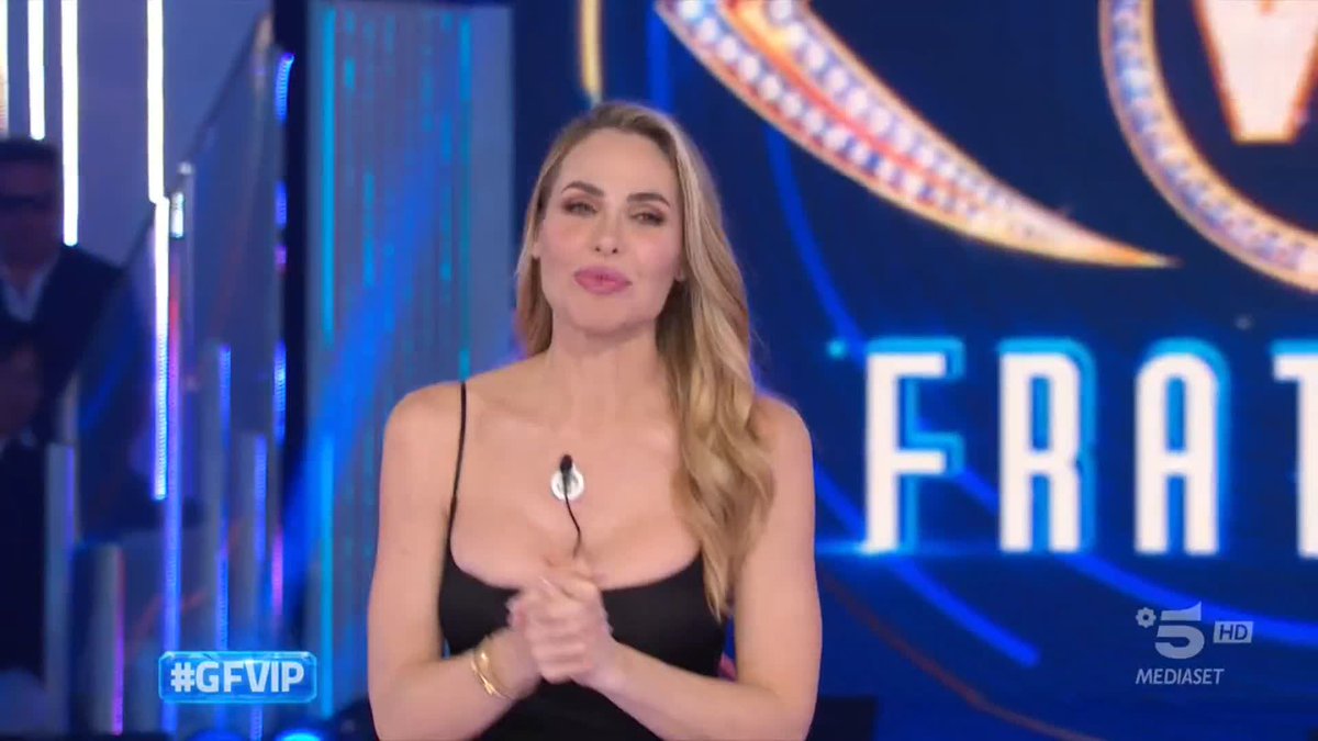 In questa avventura ad accompagnare la nostra Ilary ci saranno loro... Cesara Buonamici e Selvaggia Lucarelli, benvenute al #GFVIP 🤩