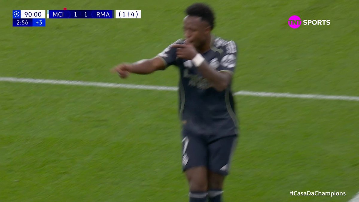 O segundo gol de Vini Jr, pra fechar a conta no Etihad Stadium. Manchester City 1x2 Real Madrid. 1x5 no agregado. 🎥 TNT Sports BR