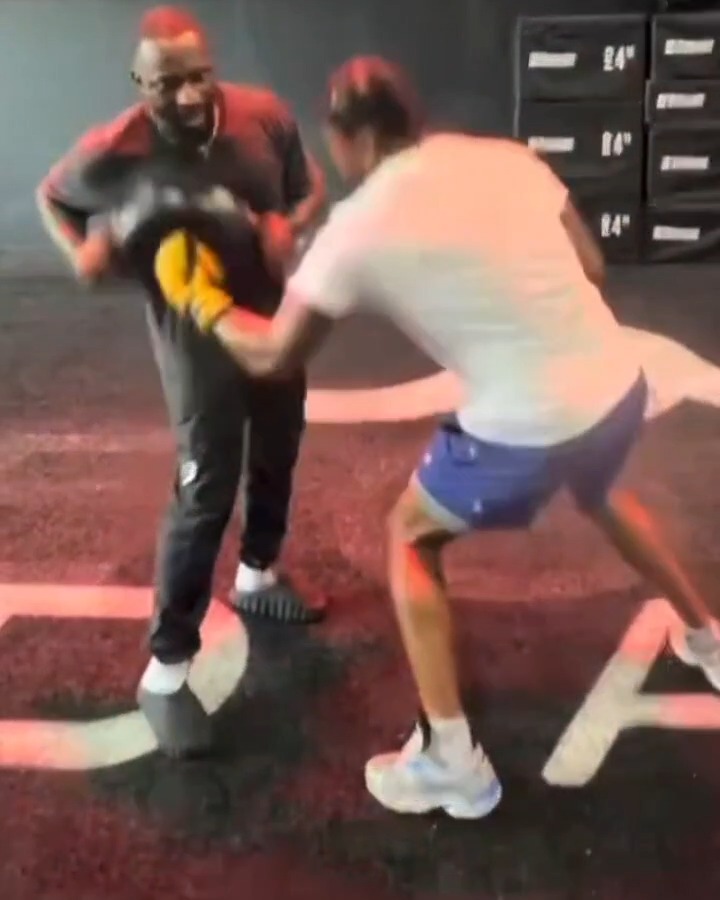 Baltimore Ravens quarterback Lamar Jackson showing off his skills on the pads 🏈 🔥