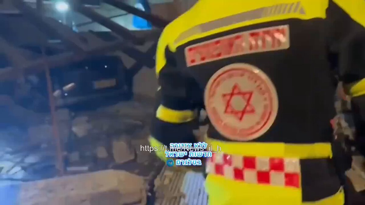 >More documentation of the rain of Iranian bomblets and the aftermath >Channel 12: 2 killed by cluster bomb in Ramat Gan >CNN: National Counterterrorism Center director Joe Kent met with Vice President JD Vance yesterday before resigning over the Iran war