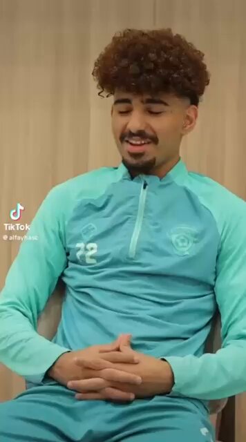 🚨 — روتينك في شهر رمضان ؟ 🎙️صبري دهل " لاعب الهلال القادم" : أتسحر وأصلي الفجر وأنام أاحط المنبه في الظهر واصلي الظهر وارجع انام واصلي العصر وبعدها افطر أكل صحي • أكثر شيء تفتقده في شهر رمضان ؟ 🎙️صبري دهل: أبوي وأمي افتقدهم بحكم بعد المسافة 🥹 الوجبة المفضلة لك في سفرة رمضان ؟ 🎙️صبري دهل: سمبوسة بـ جبن ولكن ما أكثر منها لأنها دسمة 😂