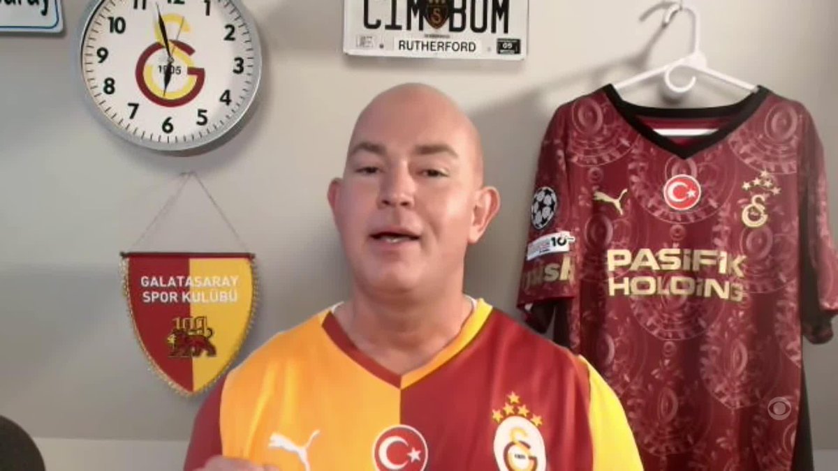 "You’ve been public enemy number one for Galatasaray.” 😅 The Galatasaray Show just challenged Jamie Carragher to a bet for tomorrow’s match 👀