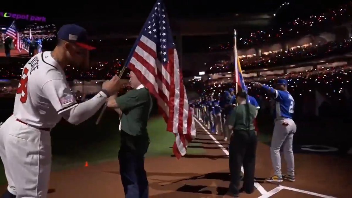 WBC決勝戦 選手入場🔥 ジャッジが国旗を持って笑顔で登場！ ベネズエラはアラエスが先頭 球場大歓声！ 『アメリカvsベネズエラ』 🎥World Baseball Classic