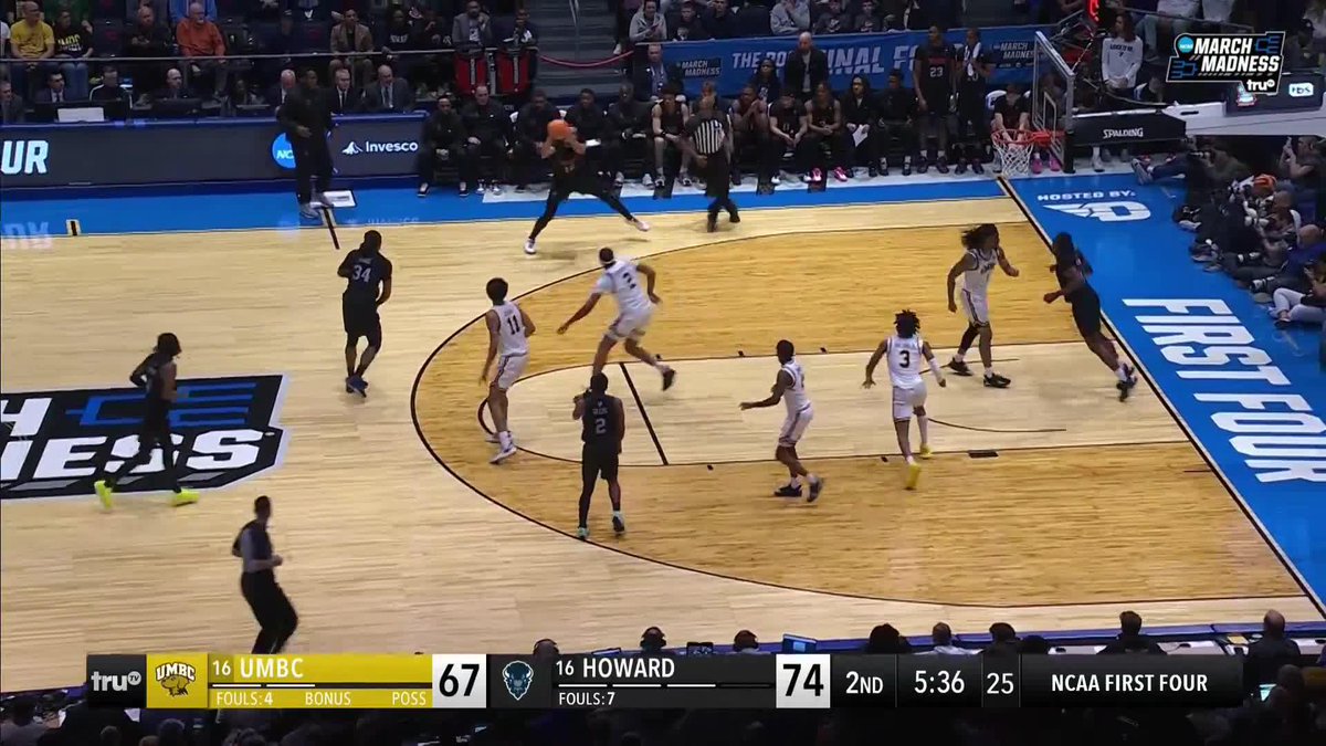 Howard sends the lead back to double-digits 😮‍💨 #MarchMadness Howard Men’s Basketball