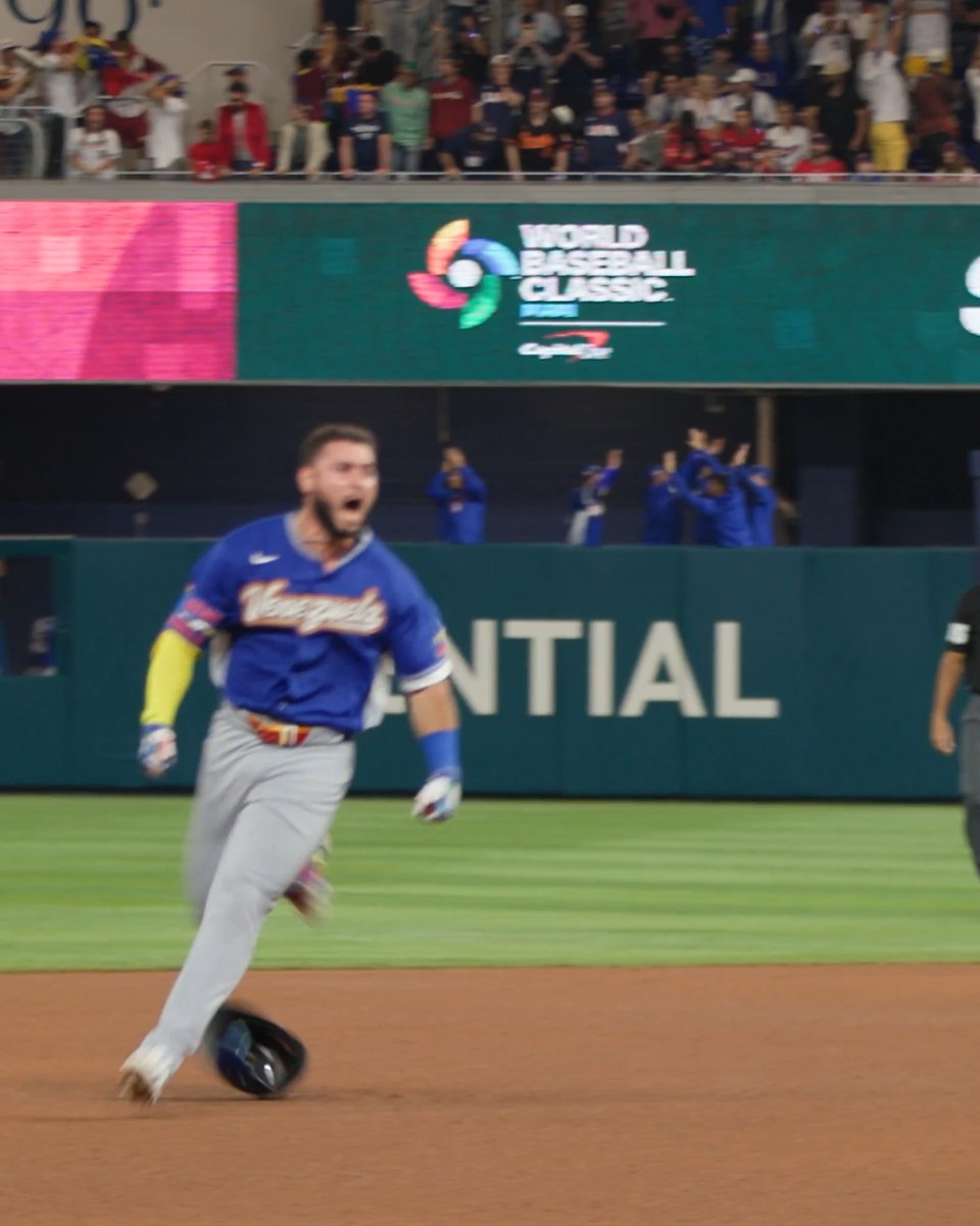 Wilyer Abreu continues to leave his mark on the #WorldBaseballClassic 🔥