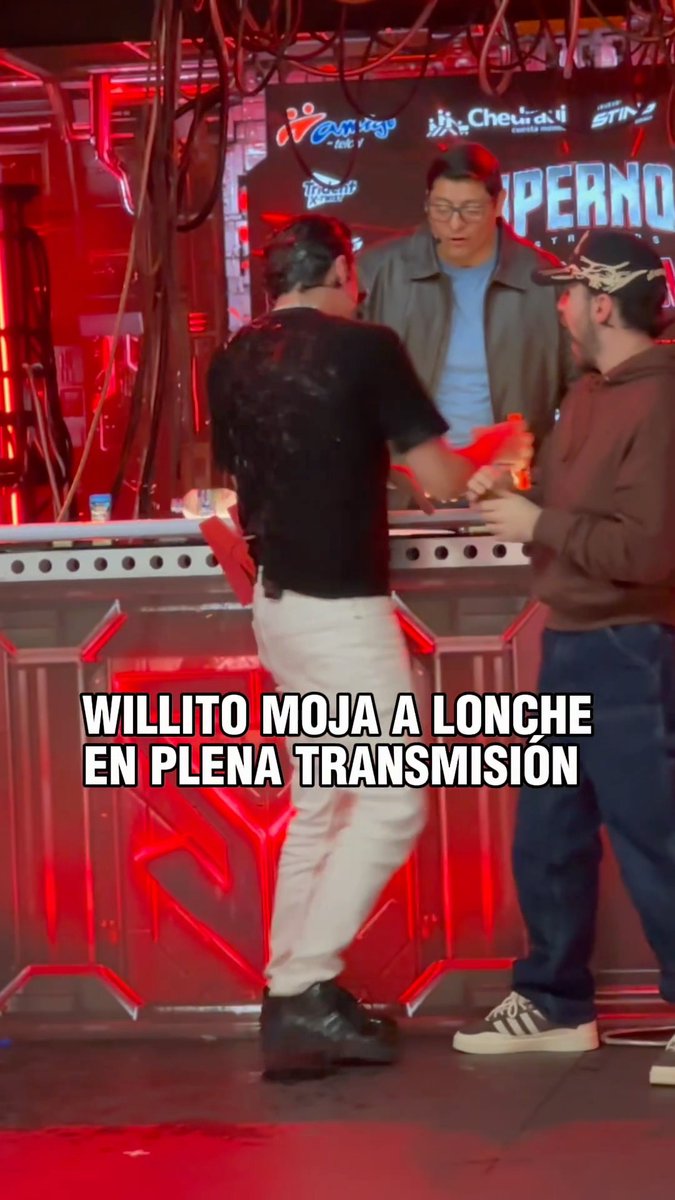 ¿SE ACABÓ LA AMISTAD? 😱 🫣 Willito se mancho y mojó a Lonche durante la transmisión de Supernova.