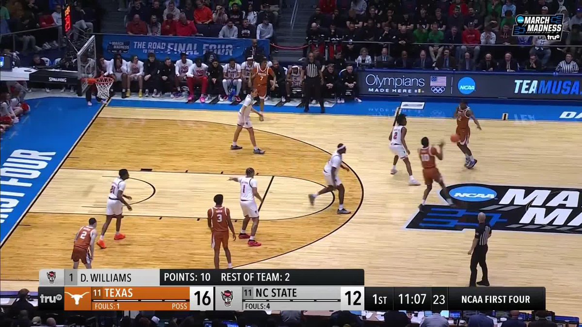 Darrion Williams is already up to 10 points 🔥 Don't miss a second of this game 👉