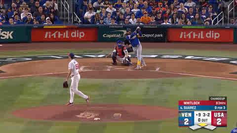 Al grito de “gracias Padre, gracias” el sluger Venezolano Eugenio Suarez agradece al PADRE CREADOR haber oído y RESPONDIDO sus oraciones ! Aleluya, hombre de fe !